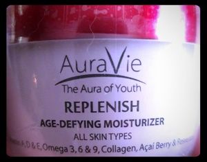 AuraVie Moisturizer